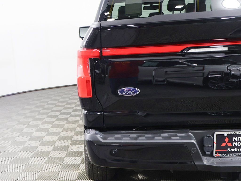 Used 2023 Ford F150 Lightning Platinum image 21