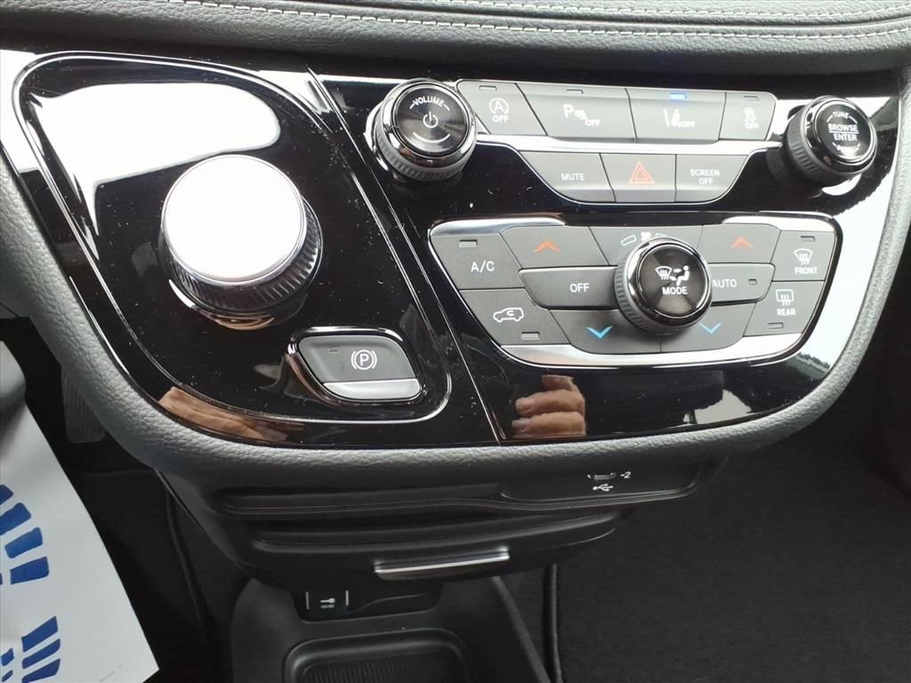 New 2026 Chrysler Pacifica Select w/ S Appearance Package image 13