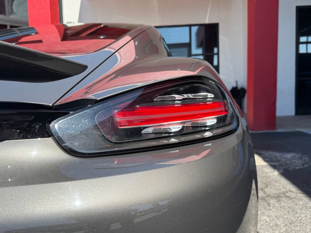 Used 2018 Porsche 718 Cayman RWD image 10