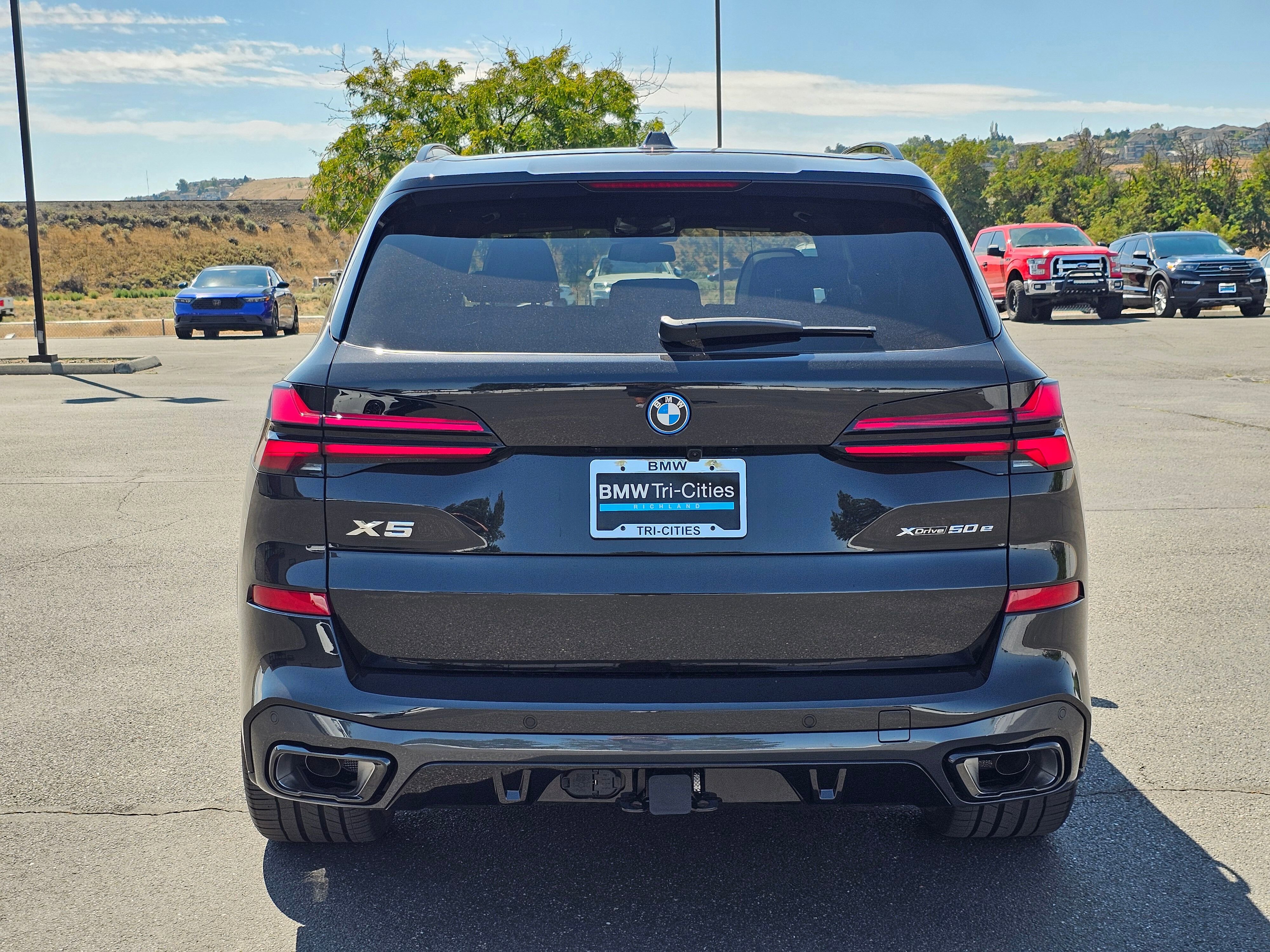 New 2026 BMW X5 xDrive50e w/ M Sport Package image 5