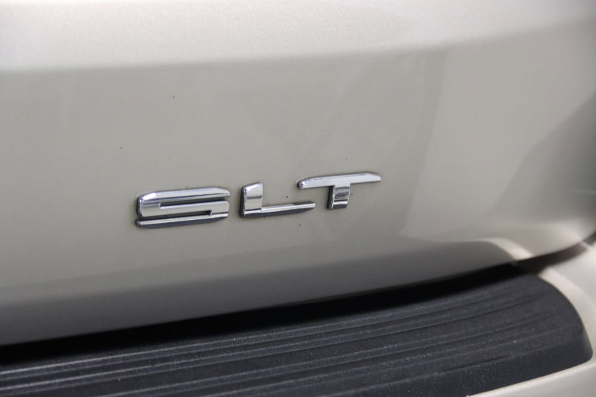 Used 2023 GMC Yukon XL SLT w/ SLT Premium Package AWD/4WD image 14