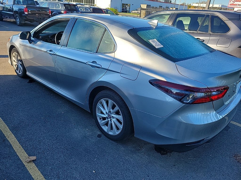 Used 2021 Toyota Camry LE w/ Carpet Mat Package (TMS) FWD image 4
