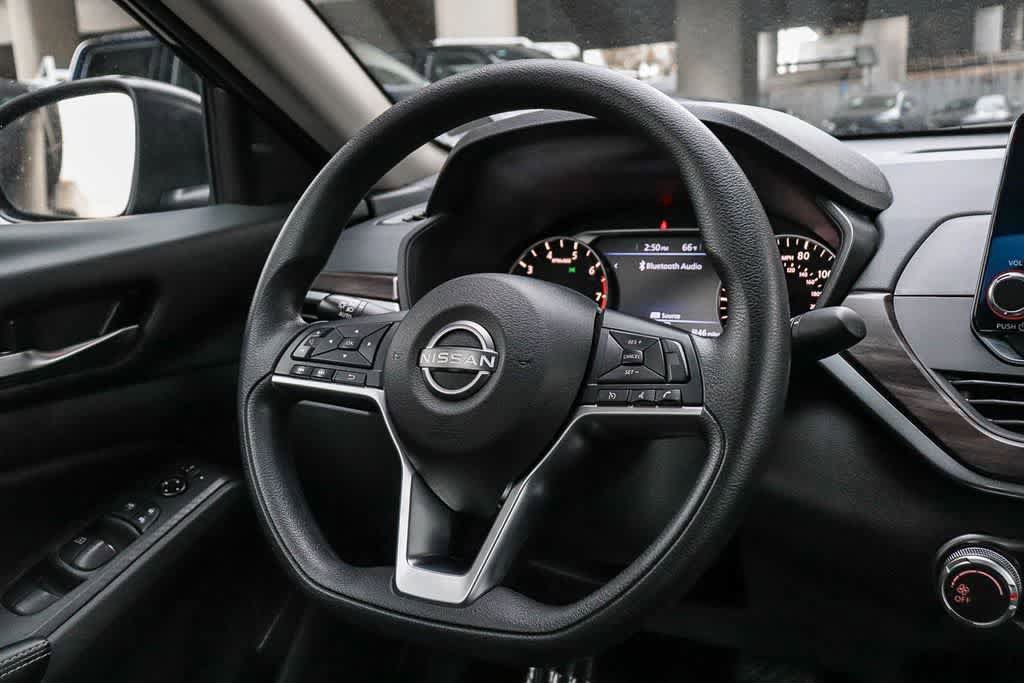 Used 2024 Nissan Altima 2.5 SV FWD image 15