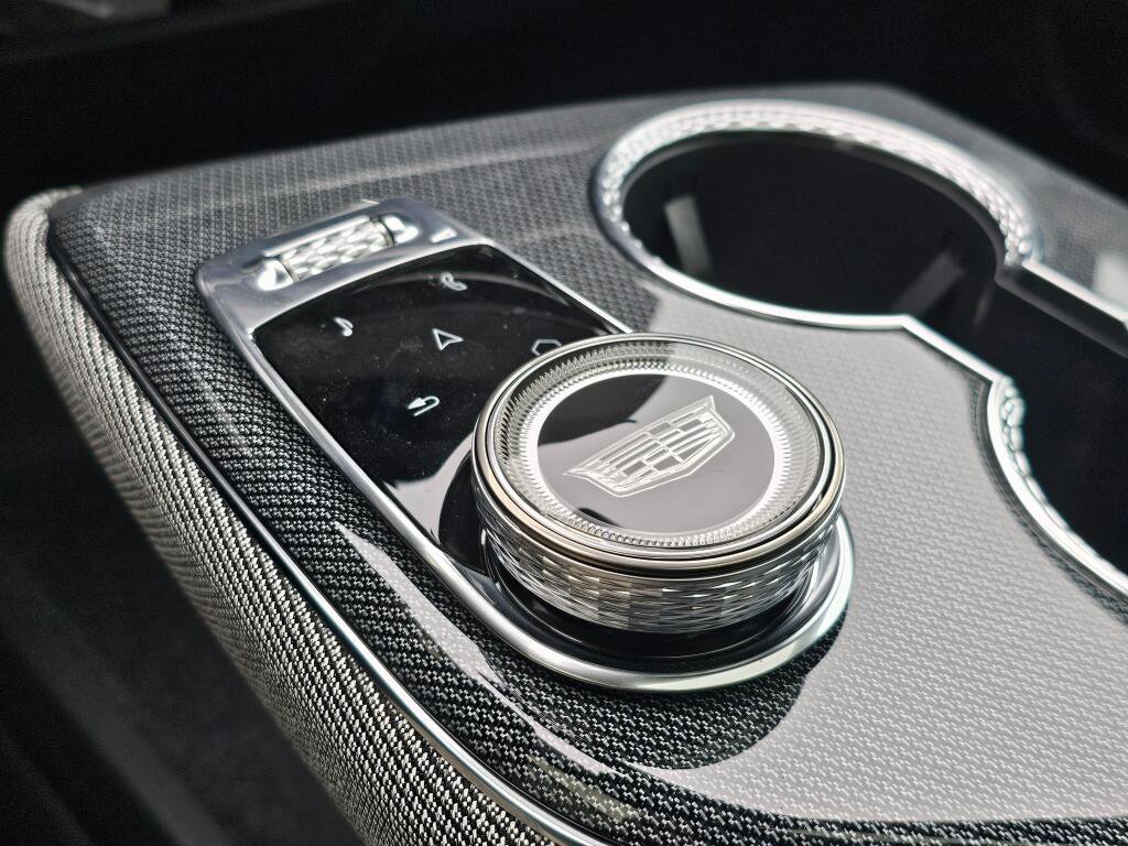 New 2026 Cadillac Optiq Luxury 2 AWD/4WD image 36