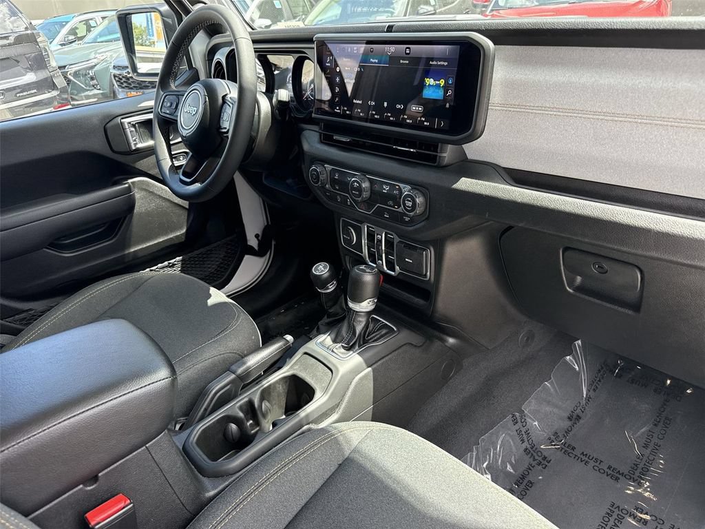 Used 2025 Jeep Wrangler Unlimited Sport AWD/4WD image 26