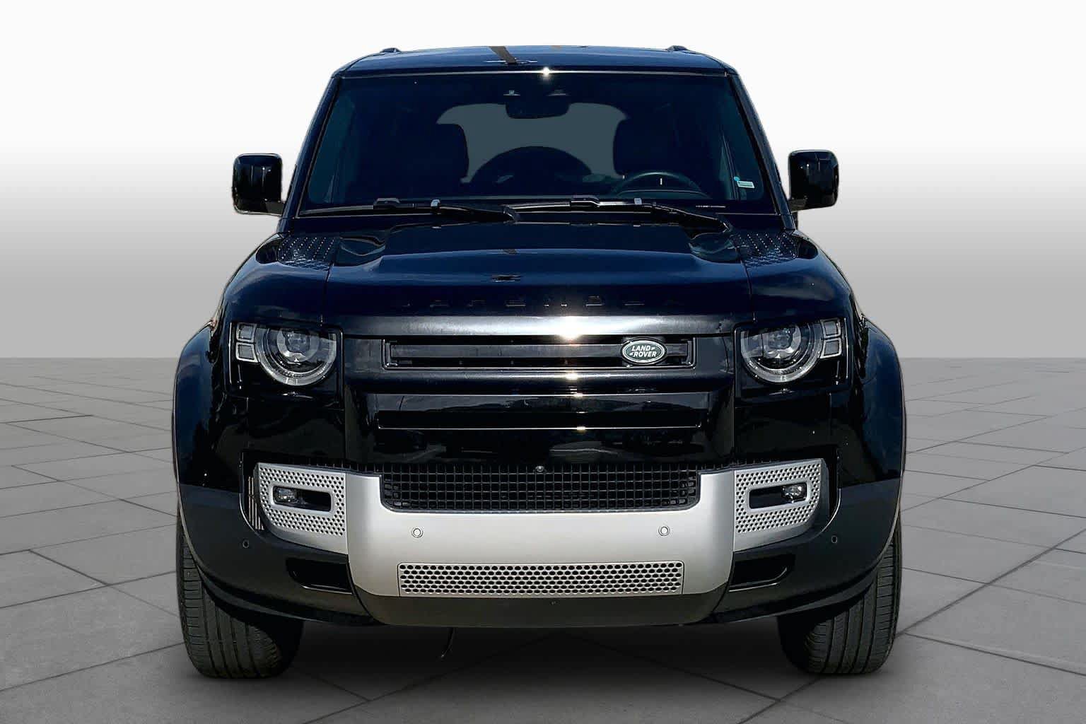 Used 2025 Land Rover Defender 110 S AWD/4WD image 4