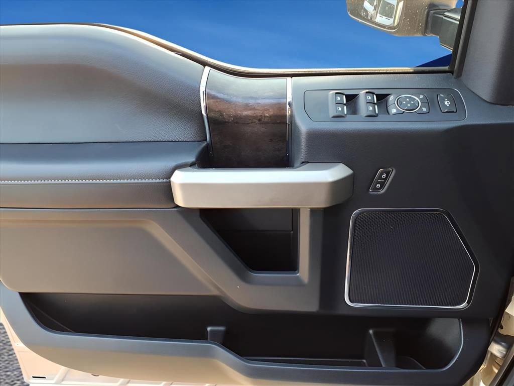 Used 2022 Ford F350 Lariat image 22