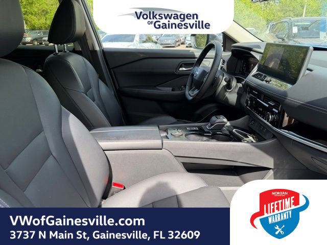 Used 2025 Nissan Rogue SL AWD/4WD image 9