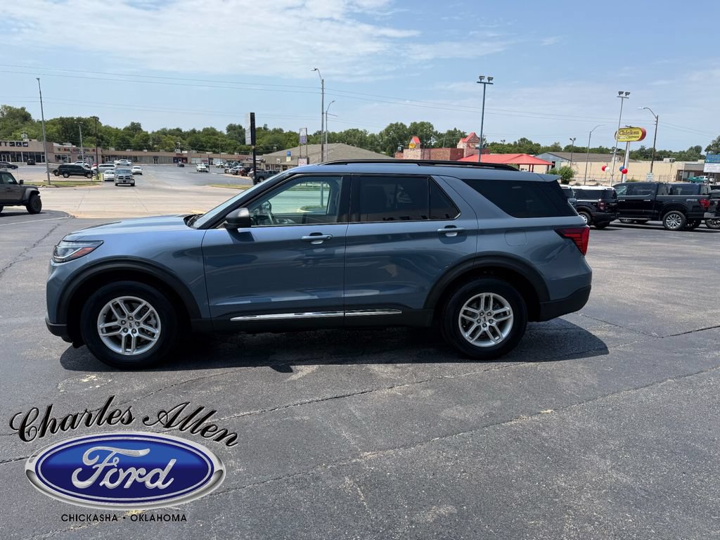 Used 2025 Ford Explorer Active w/ Active Comfort Package RWD image 6