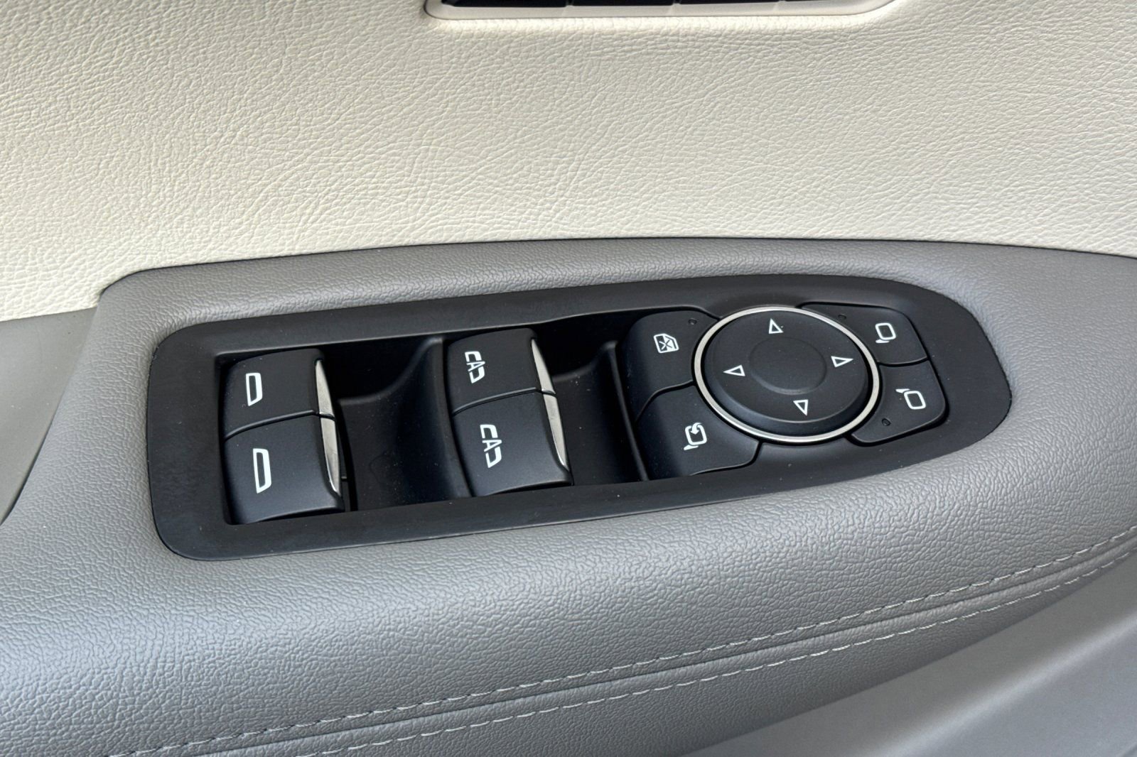 Used 2024 Cadillac XT6 Premium Luxury w/ Technology Package image 11