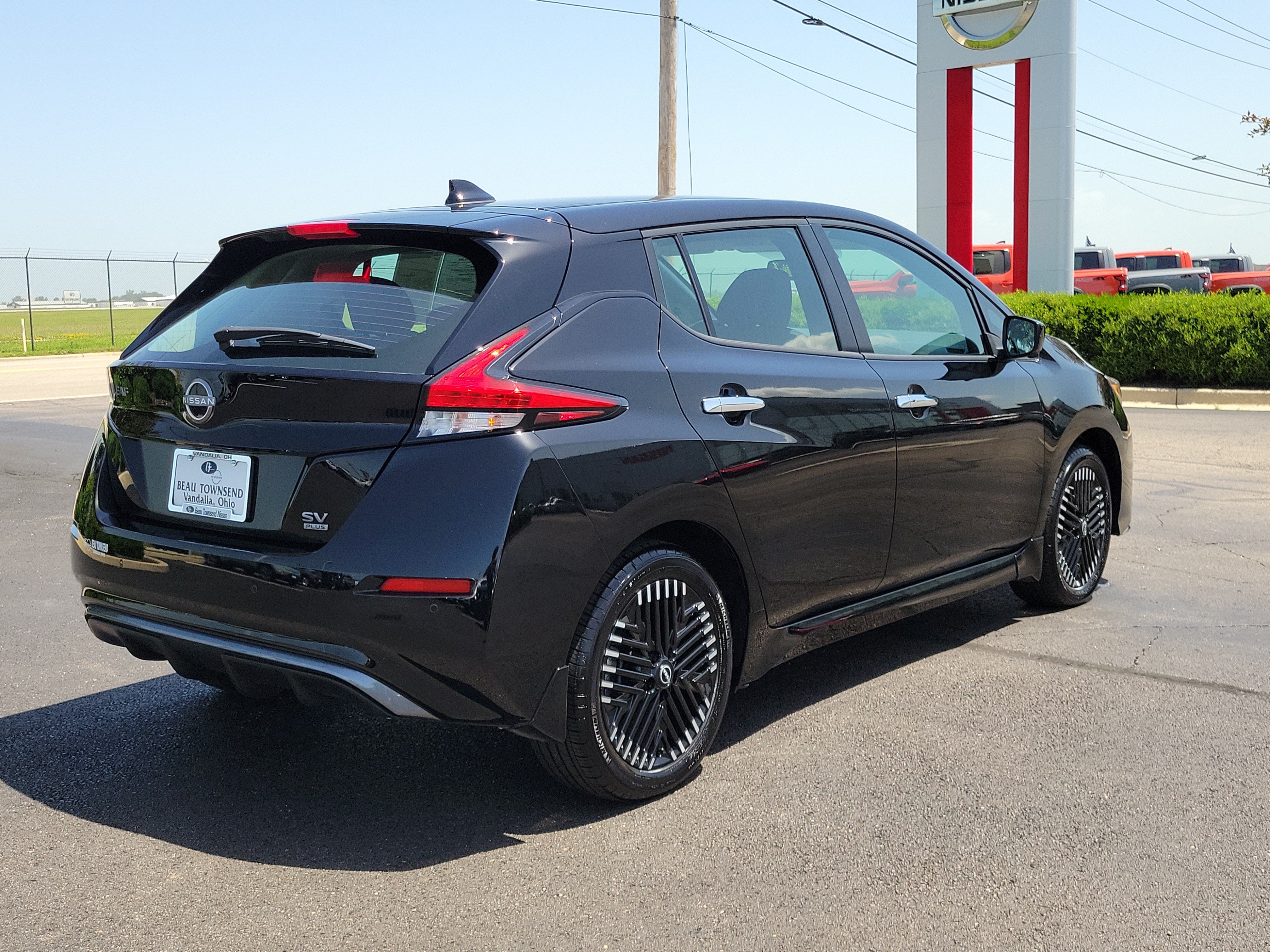 Certified 2024 Nissan Leaf SV Plus FWD image 4