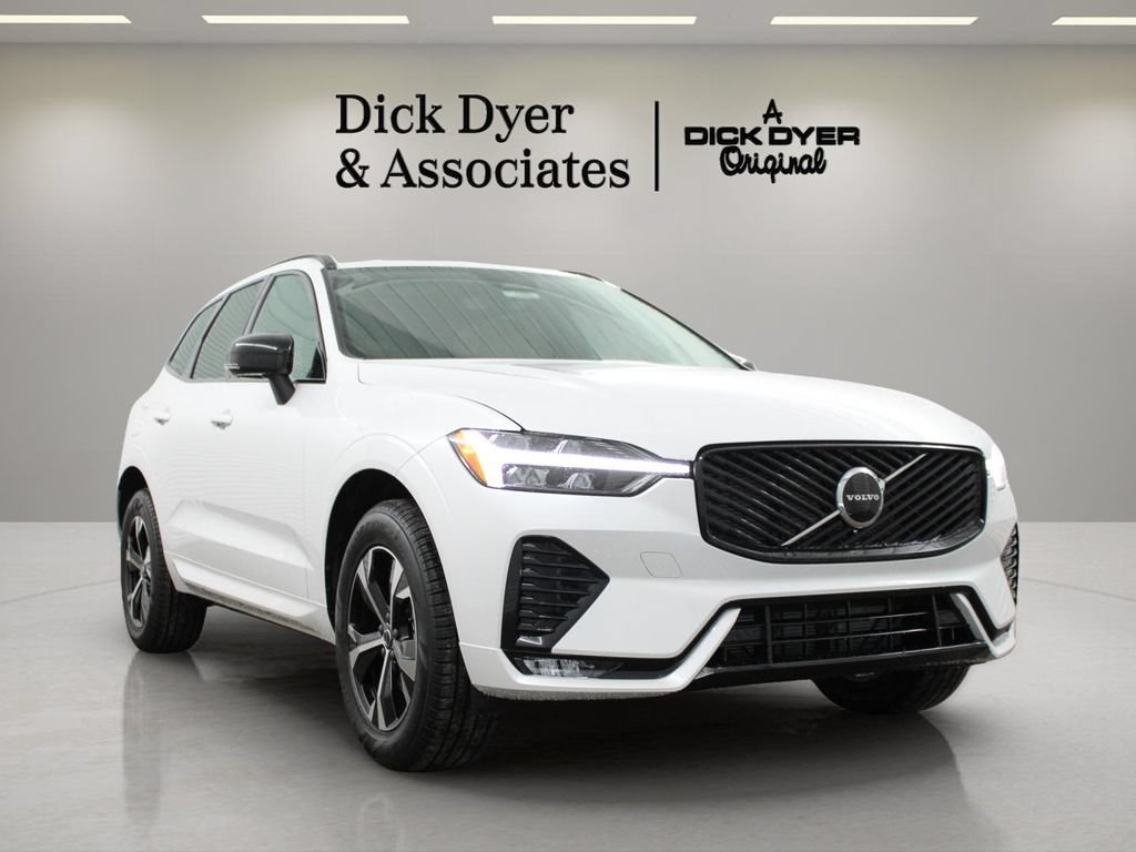 New 2026 Volvo XC60 B5 Core AWD/4WD image 3