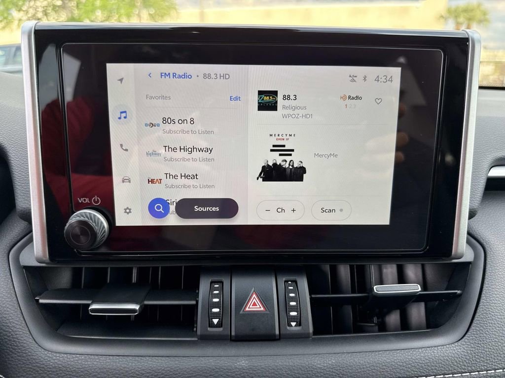 Used 2025 Toyota RAV4 XLE Premium image 27