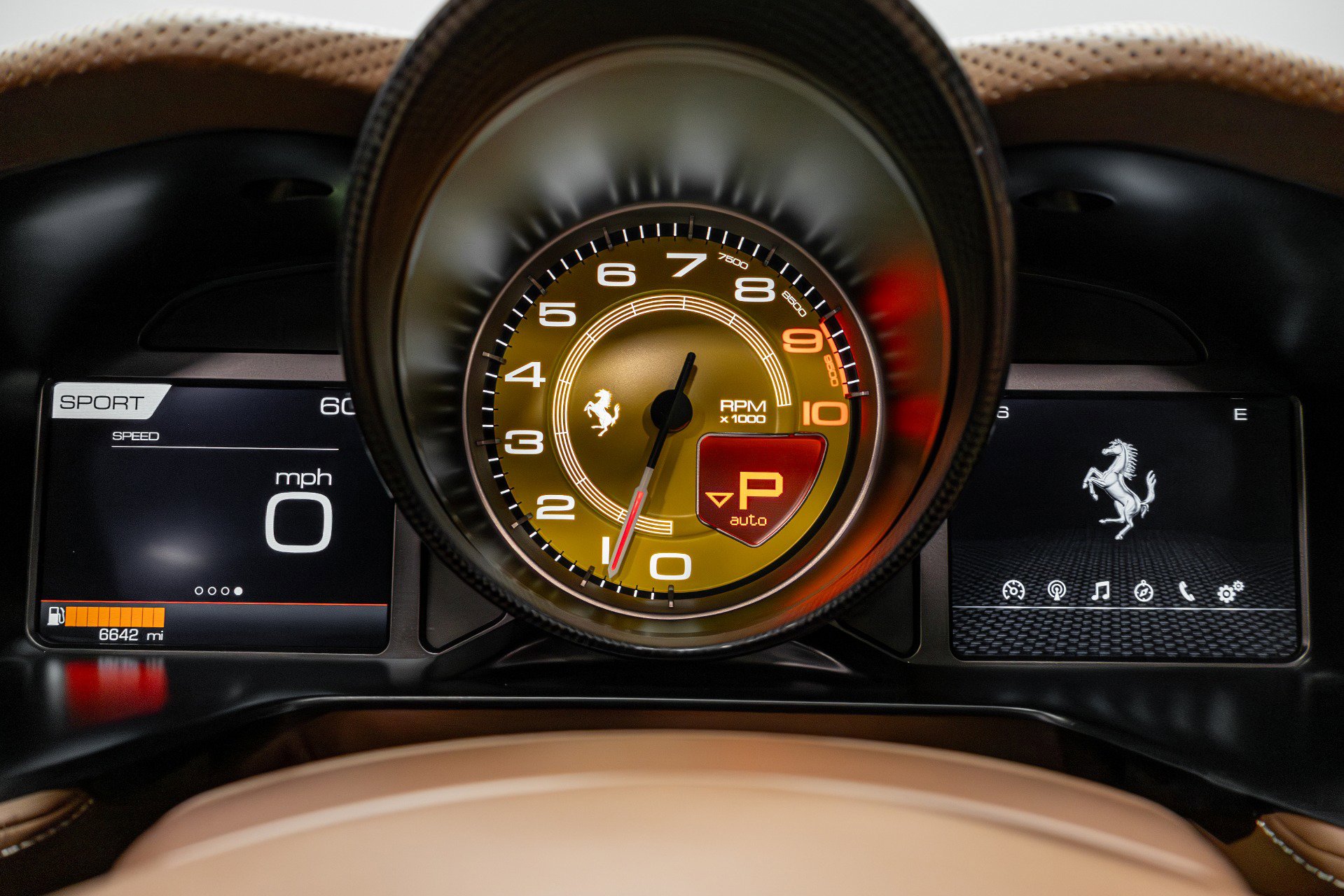 Used 2021 Ferrari 812 GTS image 12