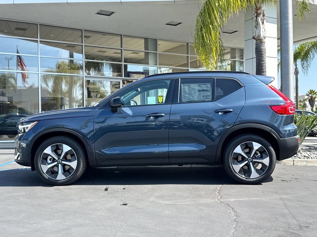 New 2026 Volvo XC40 B5 Core w/ Climate Package AWD/4WD image 2