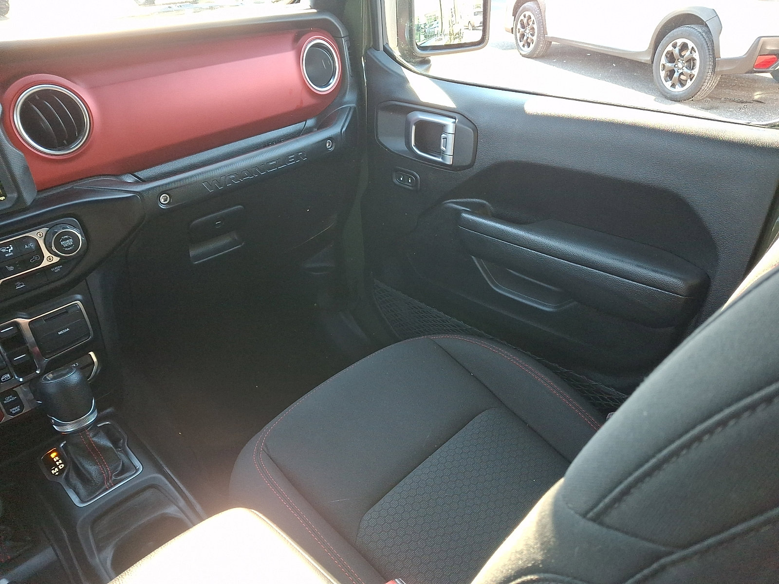 Used 2022 Jeep Wrangler Unlimited Rubicon w/ Steel Bumper Group image 16