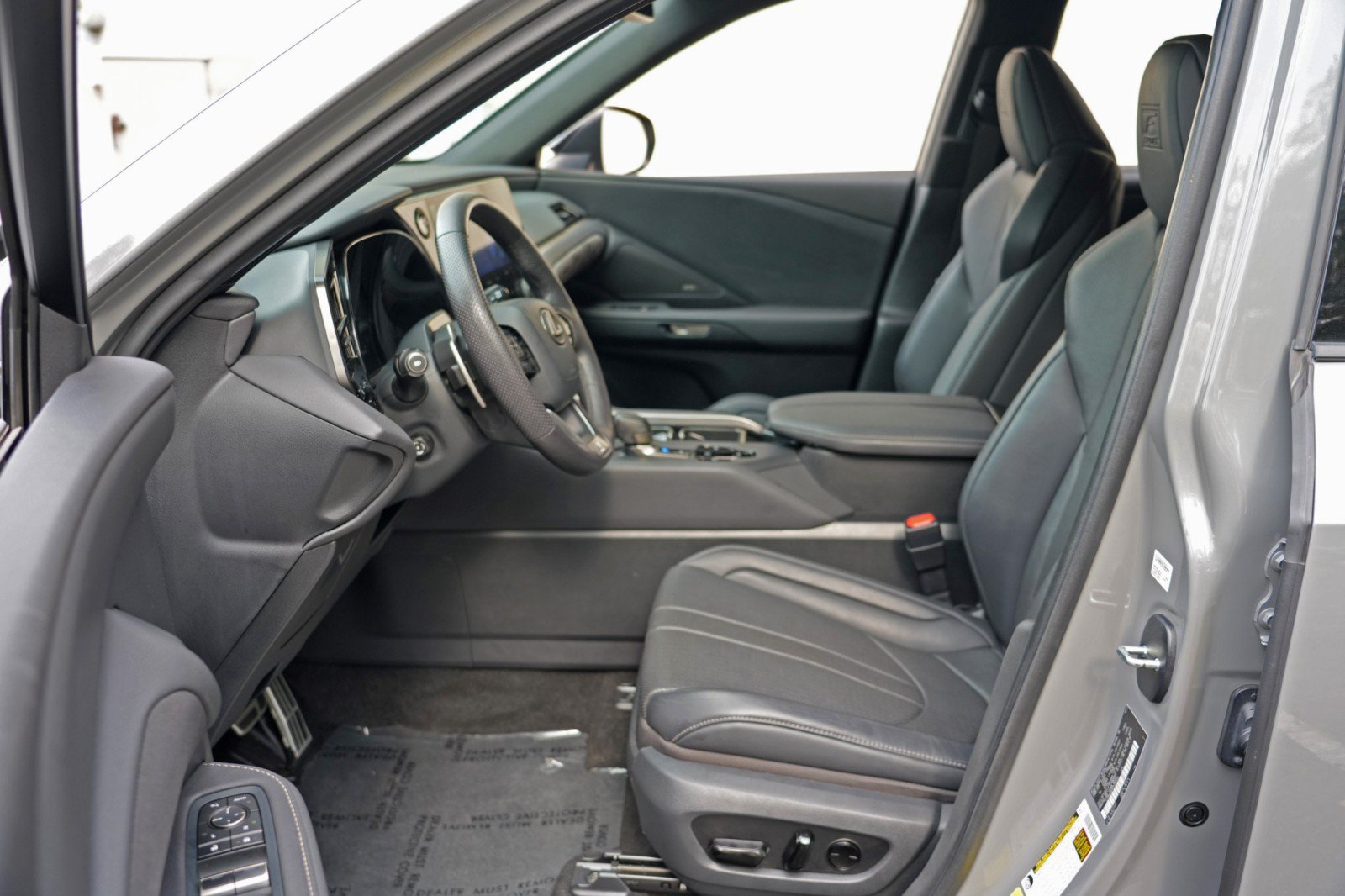 Used 2024 Lexus TX 500h AWD image 16
