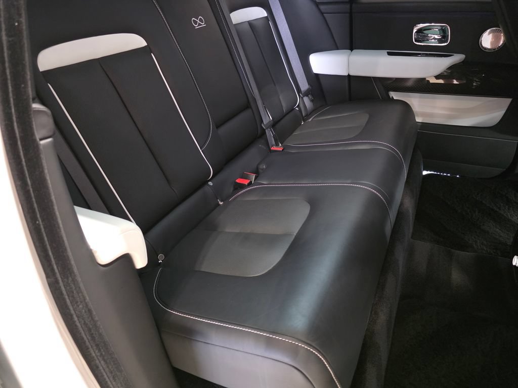 Used 2023 Rolls-Royce Cullinan Black Badge w/ Driver's Package AWD/4WD image 13
