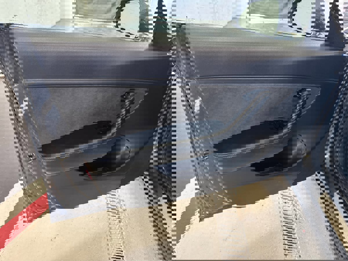 Used 2018 Tesla Model 3 Long Range image 23