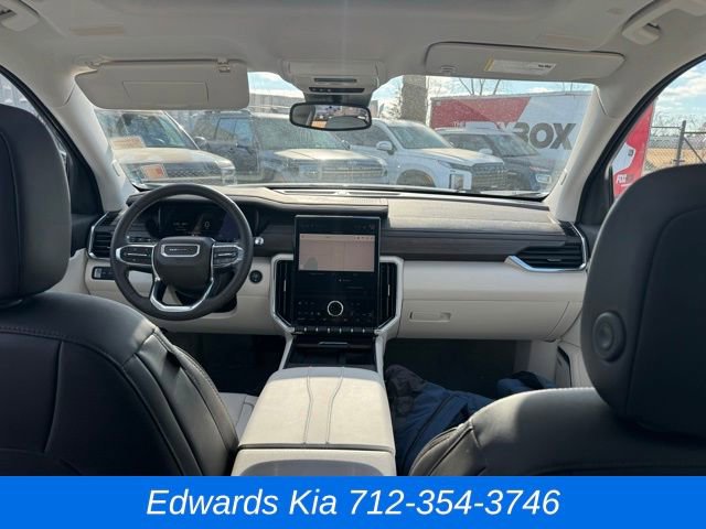 Used 2025 GMC Acadia Denali w/ LPO, Floor Liner Package image 15