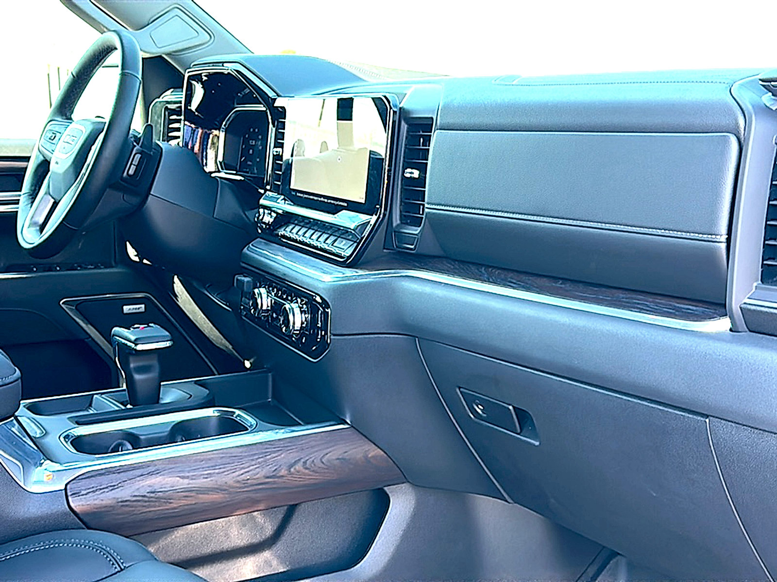 Used 2026 GMC Sierra 1500 SLT AWD/4WD image 25