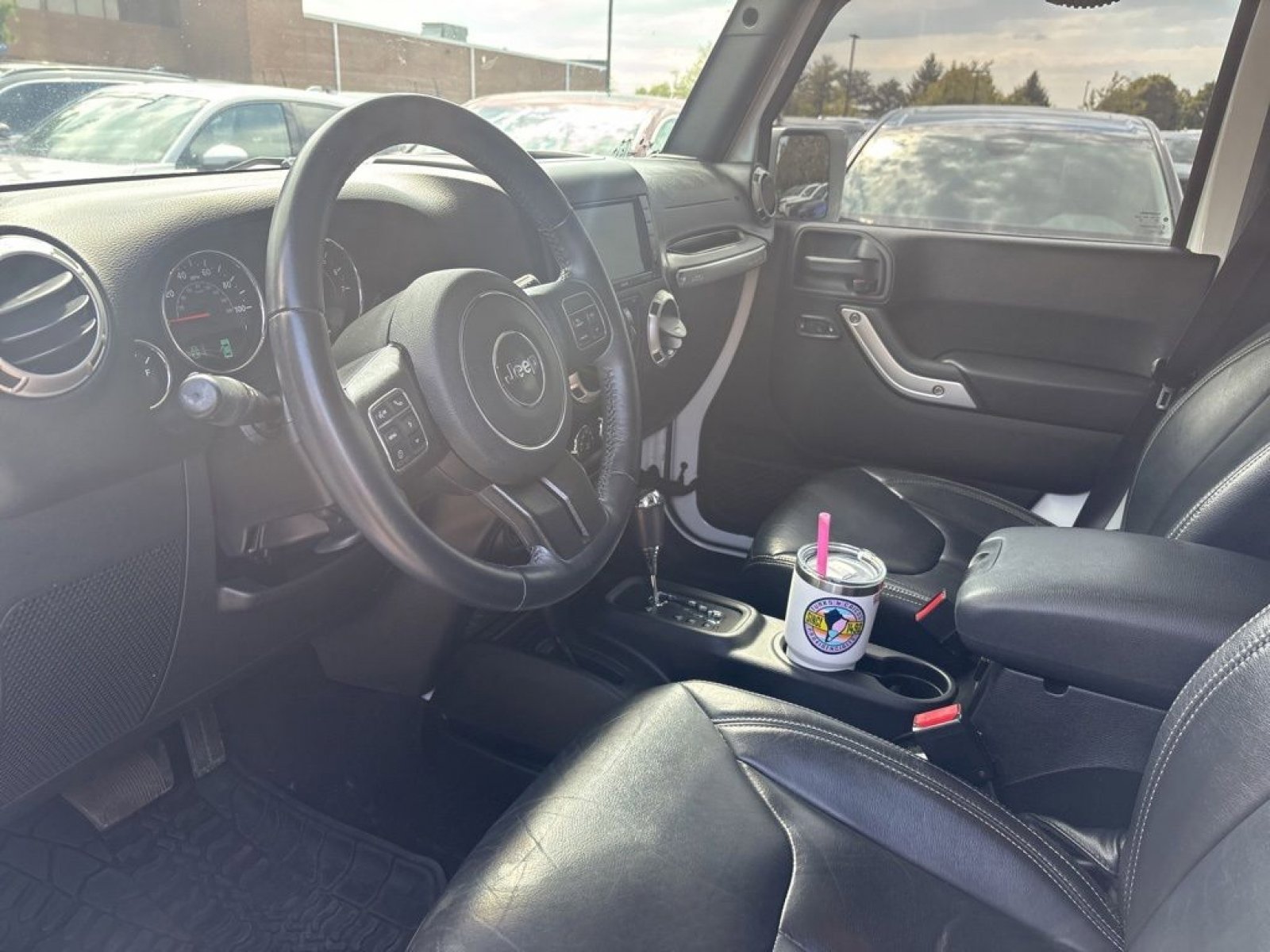 Used 2017 Jeep Wrangler Unlimited Sahara w/ Connectivity Group AWD/4WD image 15