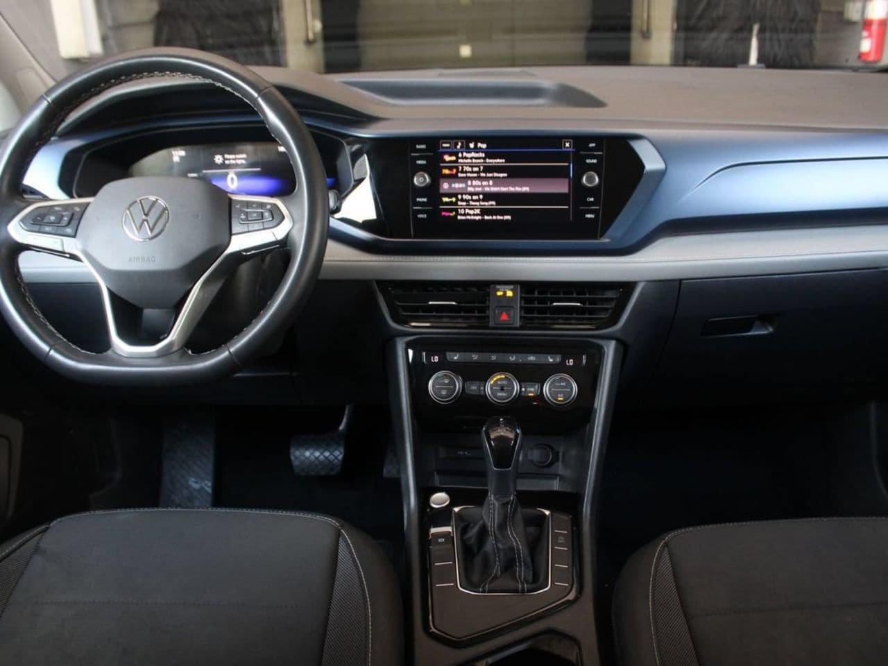 Used 2024 Volkswagen Taos SE FWD image 19