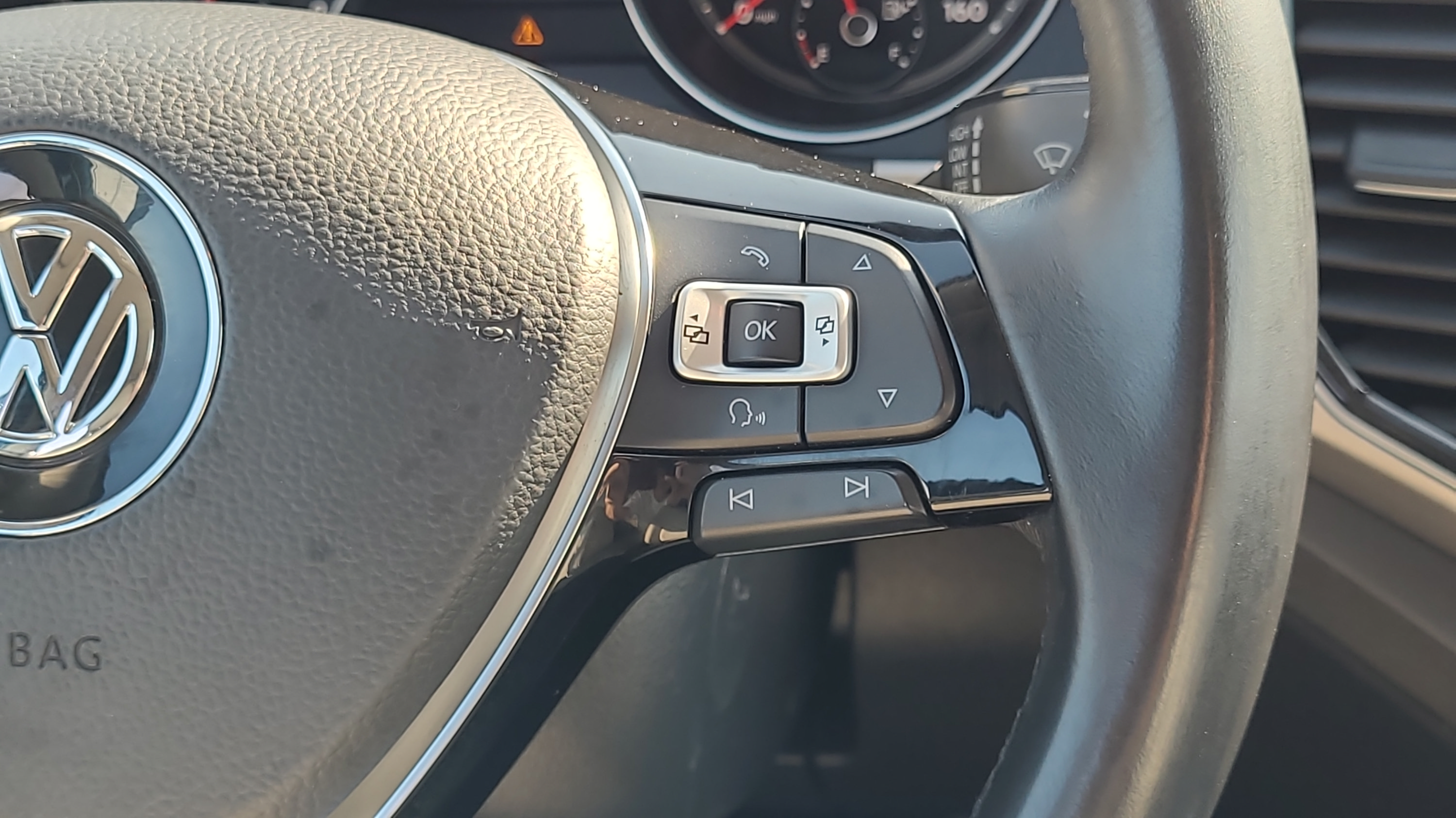 Used 2018 Volkswagen Atlas SEL AWD/4WD image 13
