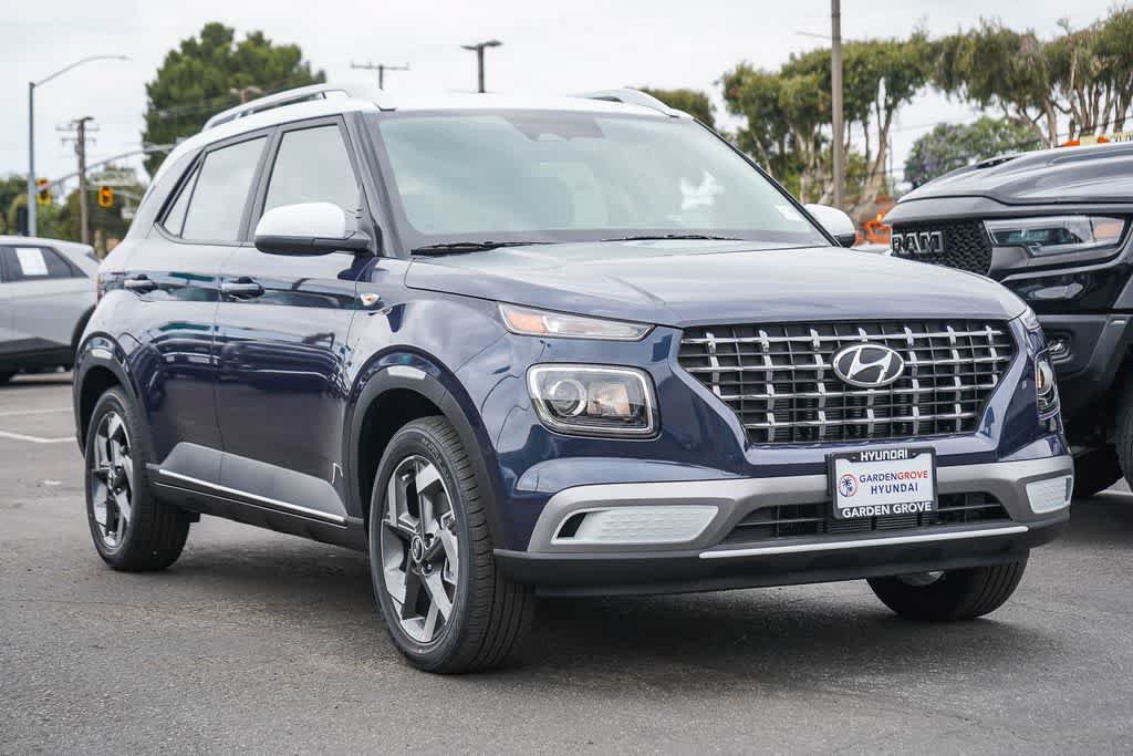 New 2026 Hyundai Venue SEL FWD image 3
