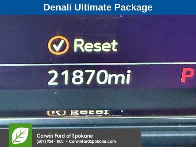 Used 2022 GMC Sierra 2500 Denali w/ Denali Black Diamond Edition image 4