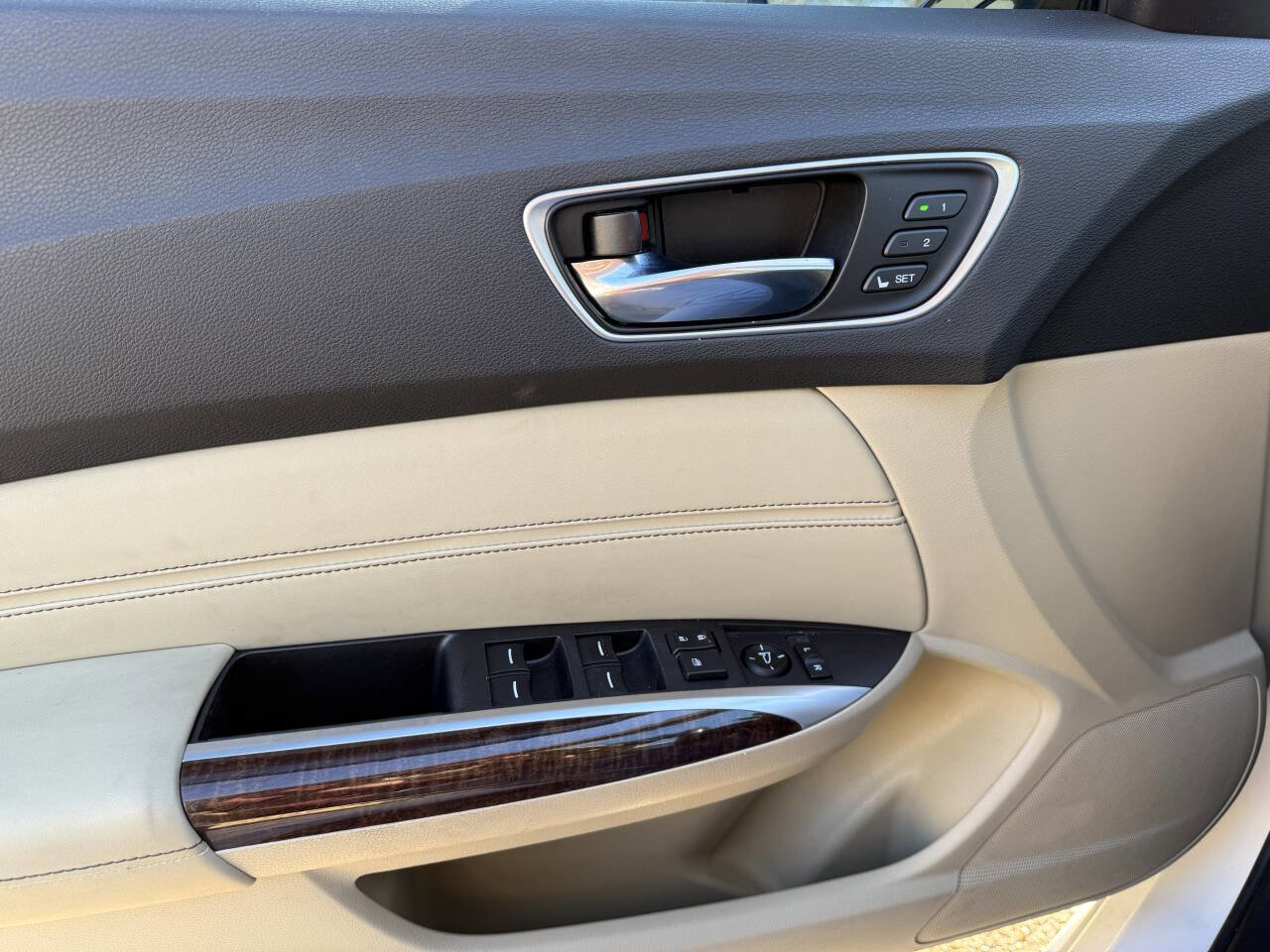 Used 2020 Acura TLX image 15