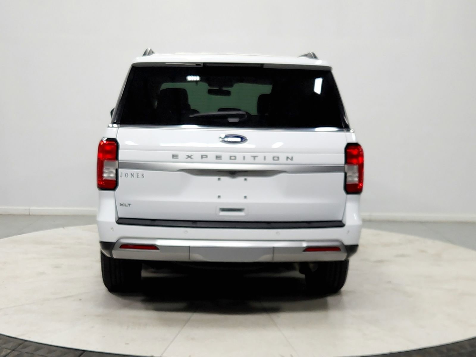 Used 2024 Ford Expedition XLT image 6