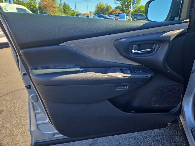 Used 2016 Nissan Murano Platinum w/ Platinum Technology Package AWD/4WD image 12