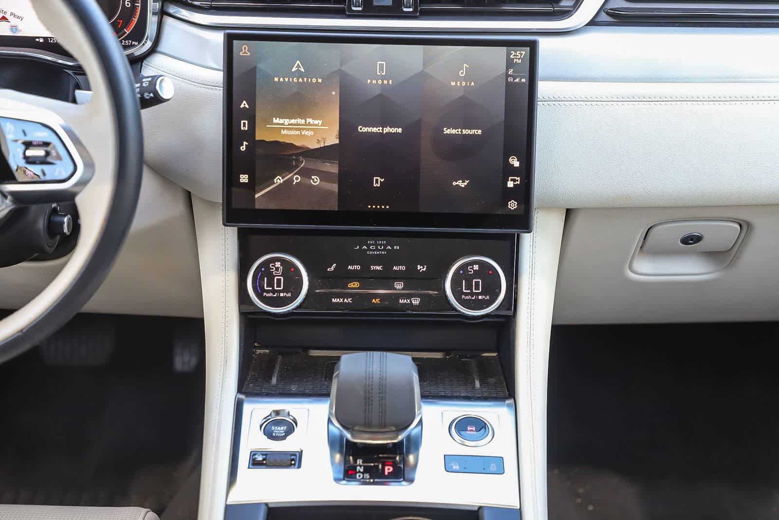 Used 2025 Jaguar F-PACE R-Dynamic S AWD/4WD image 10