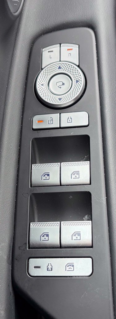 Certified 2025 Genesis GV80 3.5T e-SC AWD/4WD image 17