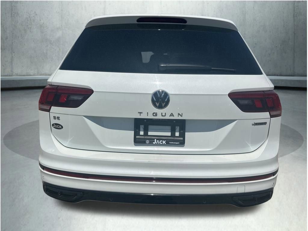 Used 2024 Volkswagen Tiguan SE R-Line AWD/4WD image 4