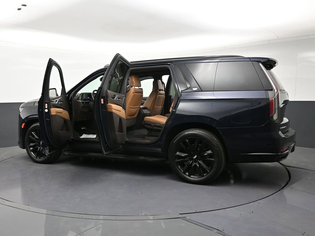 Used 2021 Cadillac Escalade Sport w/ Driver Assist Tech Package AWD/4WD image 37