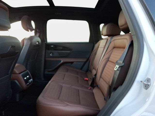 New 2026 Lincoln Nautilus Reserve AWD/4WD image 9