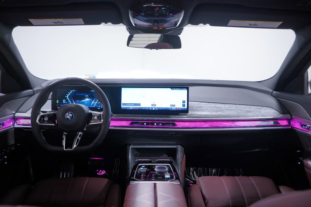 Used 2025 BMW i7 eDrive50 w/ M Sport Package image 10