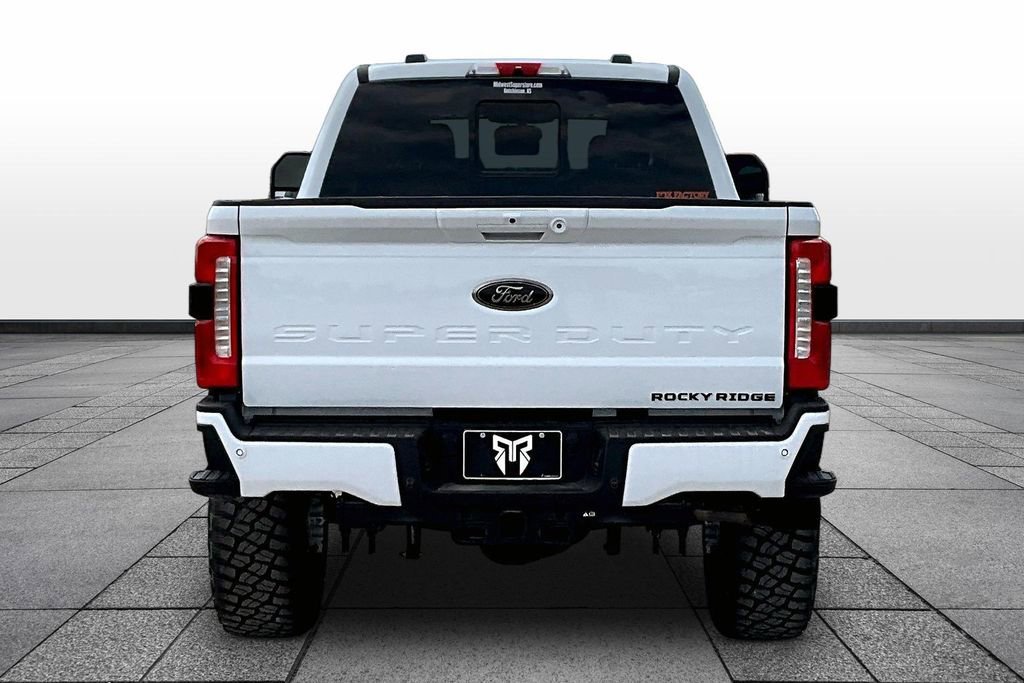 New 2026 Ford F250 Lariat w/ Black Appearance Package image 4