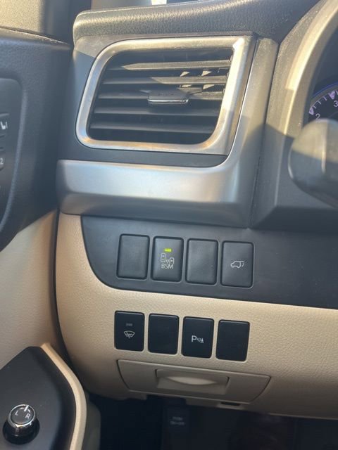 Used 2015 Toyota Highlander Limited image 20