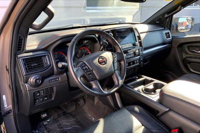 Used 2021 Nissan Titan PRO-4X w/ Pro-4x Convenience Package AWD/4WD image 14