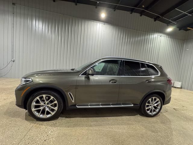 Used 2021 BMW X5 xDrive40i w/ Convenience Package AWD/4WD image 2