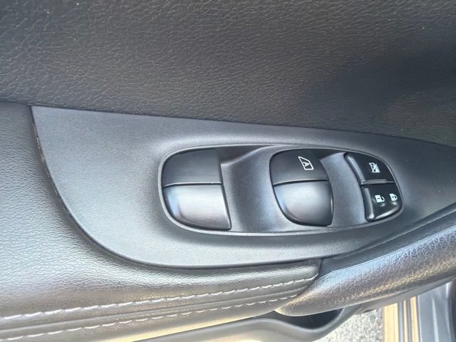 Used 2022 Nissan Rogue Sport SV AWD/4WD image 9