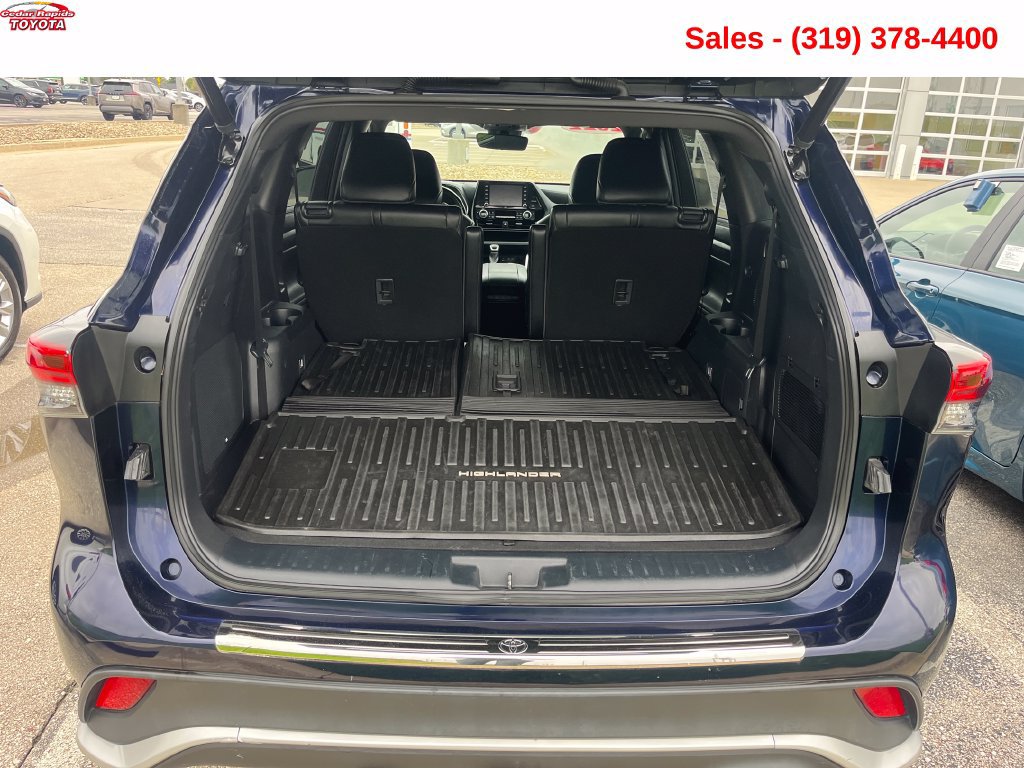 Used 2022 Toyota Highlander XSE AWD/4WD image 7