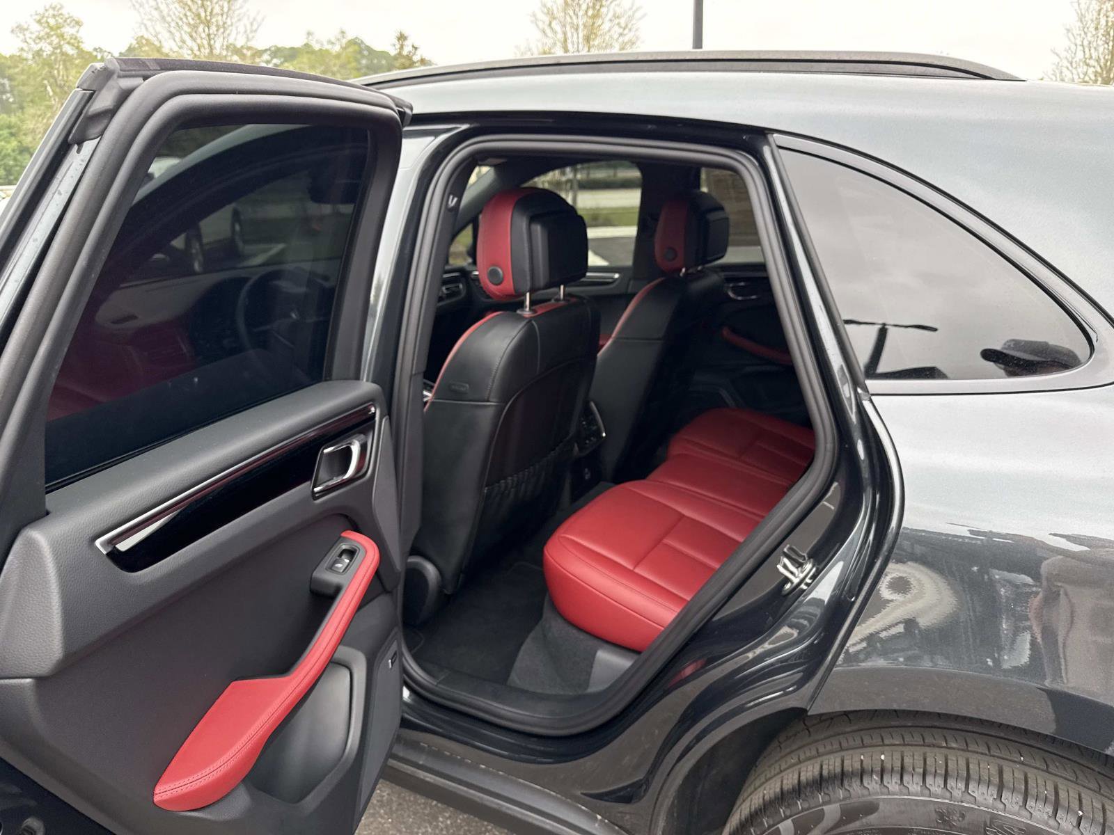 Used 2024 Porsche Macan image 14