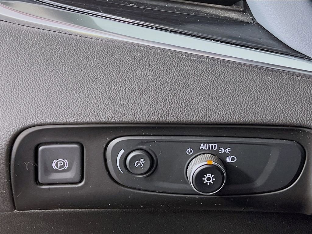 Certified 2021 Buick Enclave Premium w/ Sun and Sites Package image 9