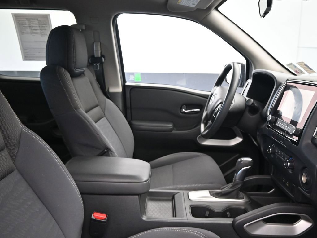 Used 2022 Nissan Frontier SV image 10
