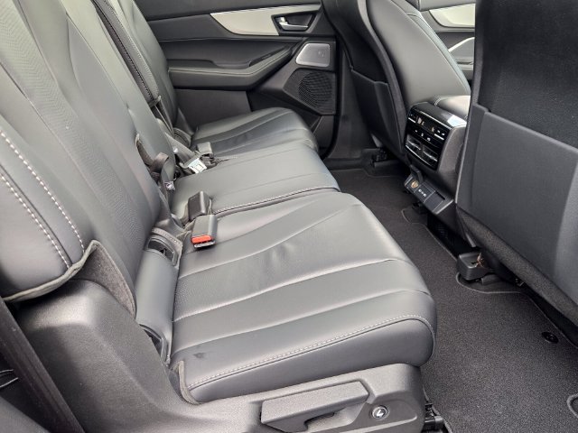 Certified 2026 Acura MDX w/ Technology Package FWD image 14