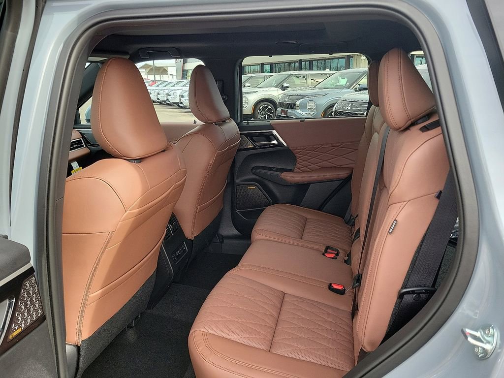 New 2026 Mitsubishi Outlander SEL image 7
